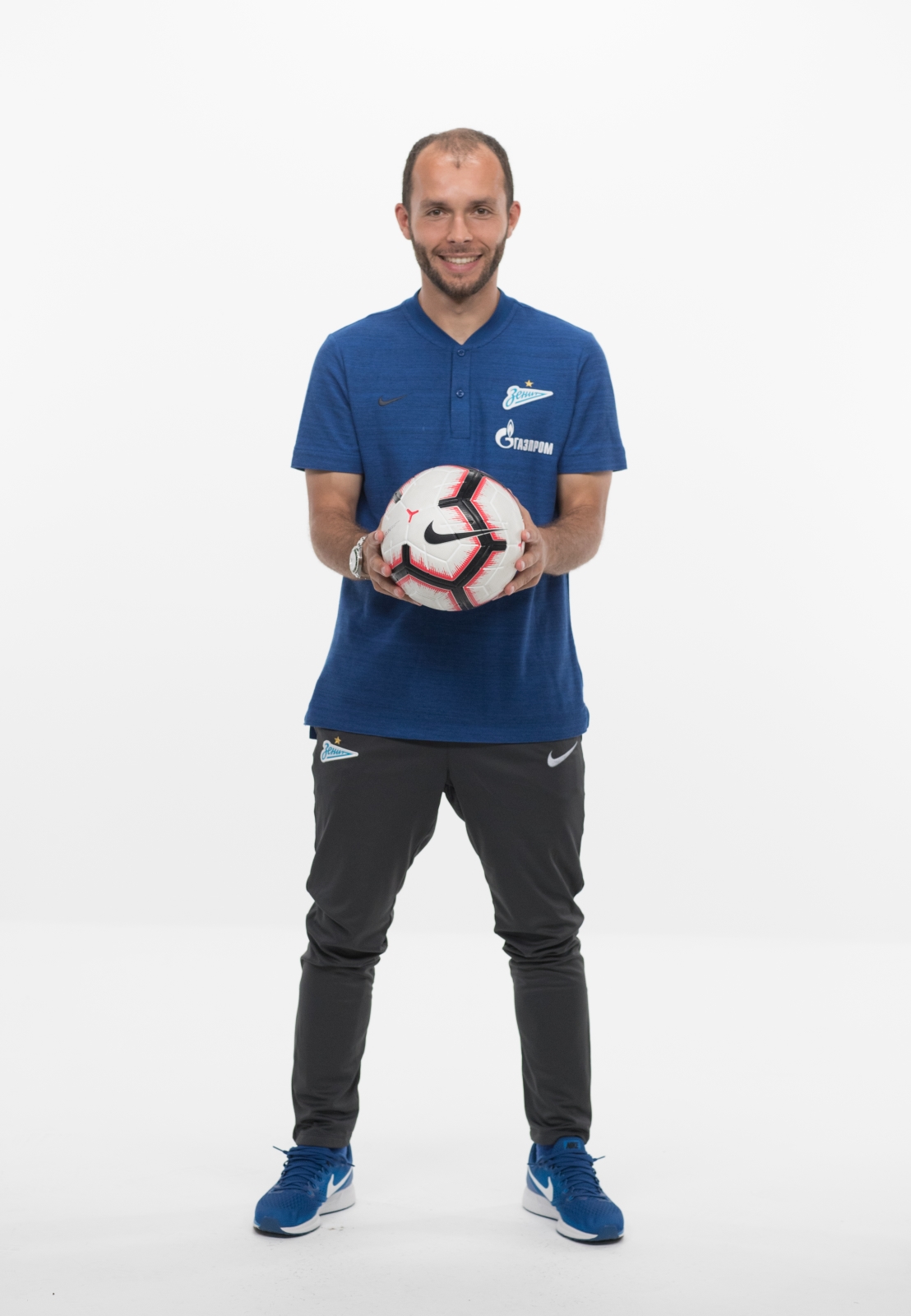 Фотосессия футболистов и тренеров основного состава ФК «Зенит» сезона 2018/19