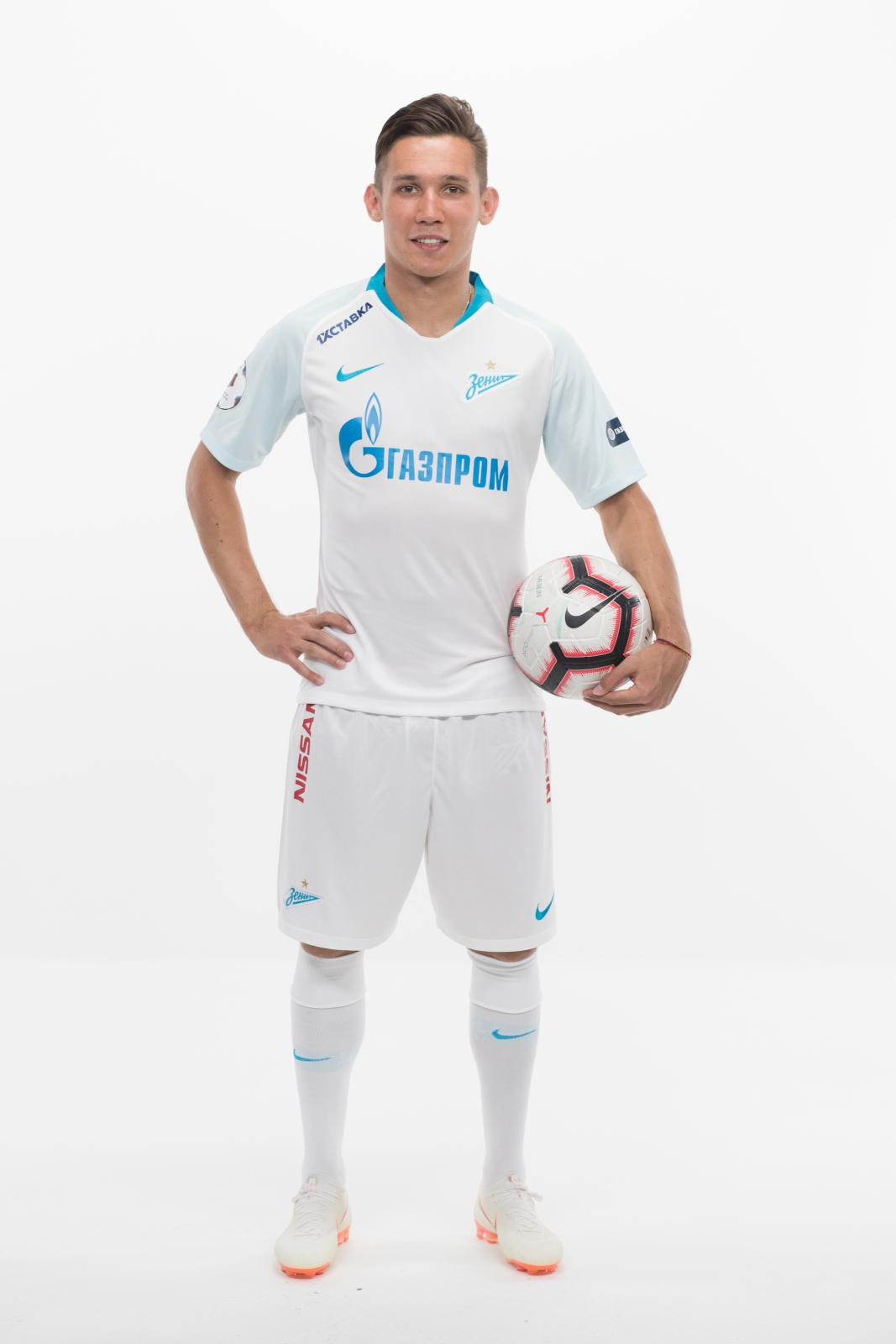 Фотосессия футболистов и тренеров основного состава ФК «Зенит» сезона 2018/19