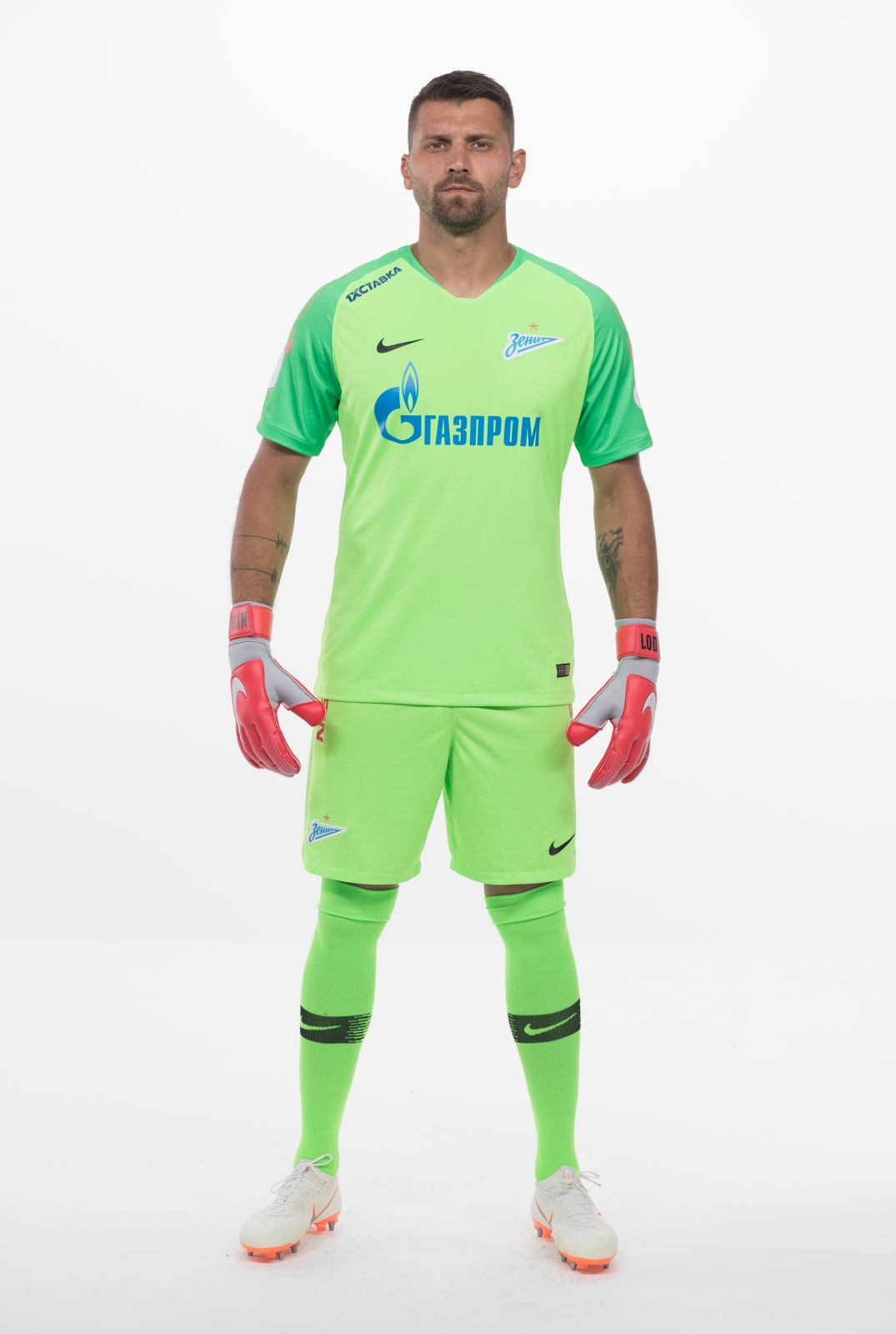 Фотосессия футболистов и тренеров основного состава ФК «Зенит» сезона 2018/19