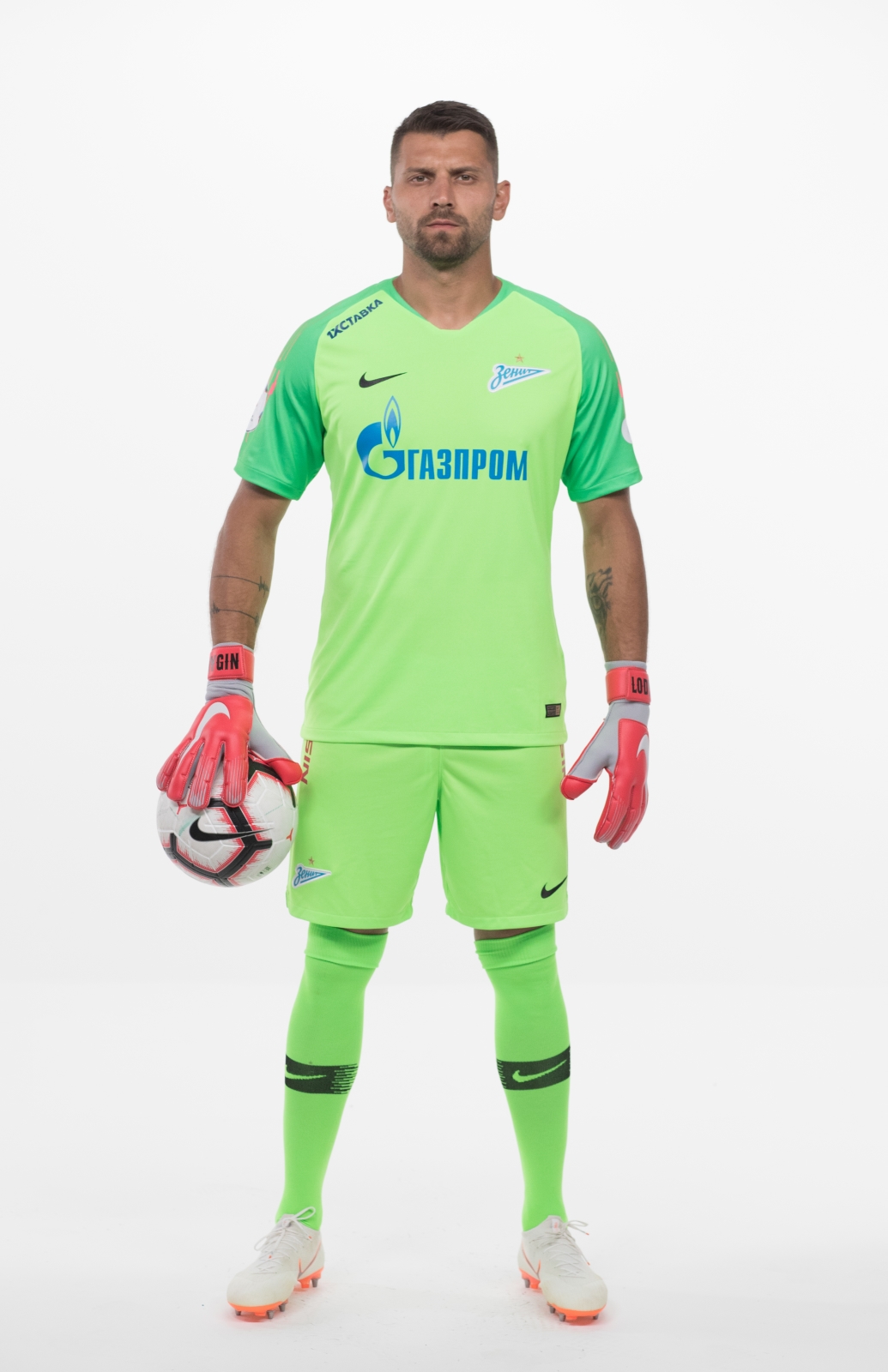 Фотосессия футболистов и тренеров основного состава ФК «Зенит» сезона 2018/19