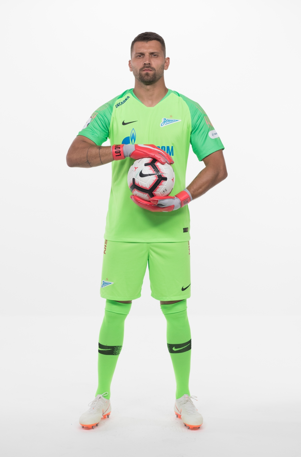 Фотосессия футболистов и тренеров основного состава ФК «Зенит» сезона 2018/19