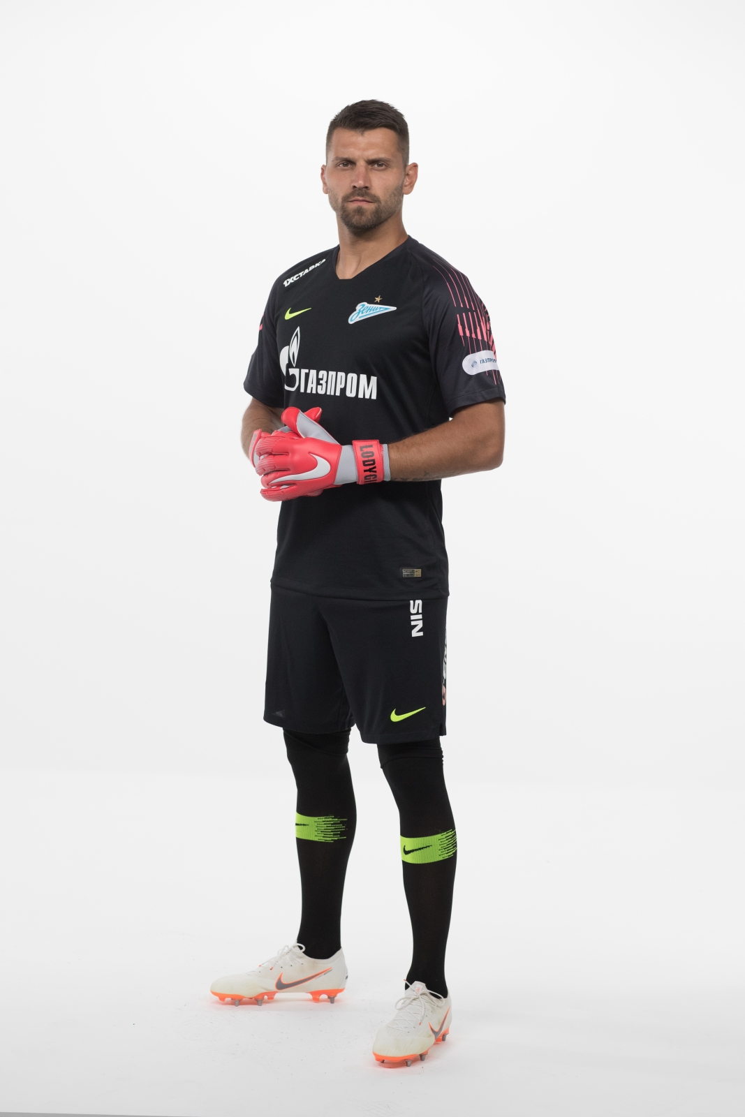 Фотосессия футболистов и тренеров основного состава ФК «Зенит» сезона 2018/19