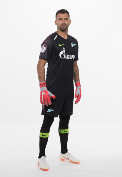 Фотосессия футболистов и тренеров основного состава ФК «Зенит» сезона 2018/19