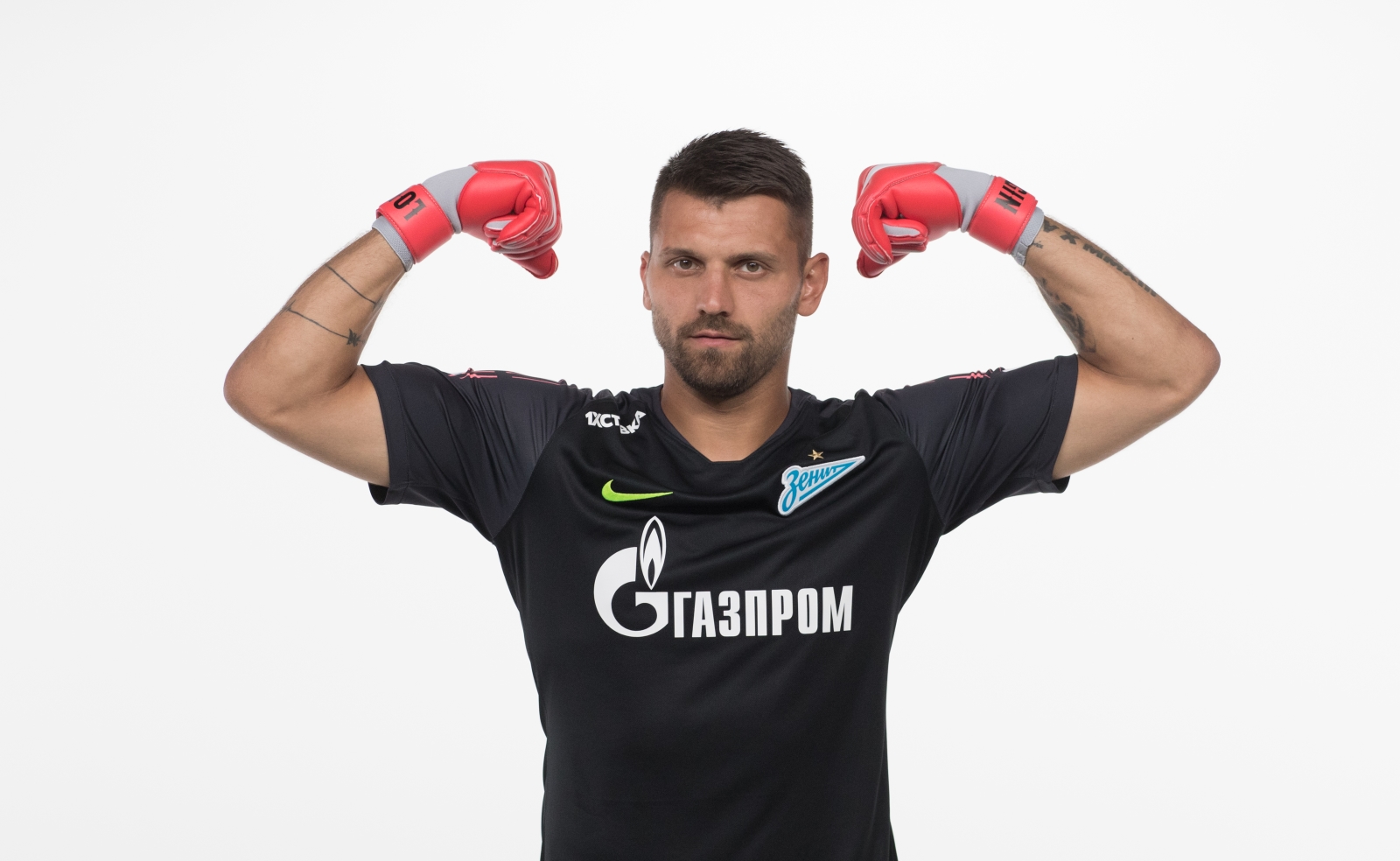 Фотосессия футболистов и тренеров основного состава ФК «Зенит» сезона 2018/19