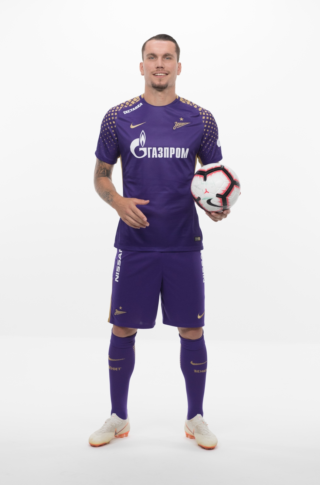 Фотосессия футболистов и тренеров основного состава ФК «Зенит» сезона 2018/19