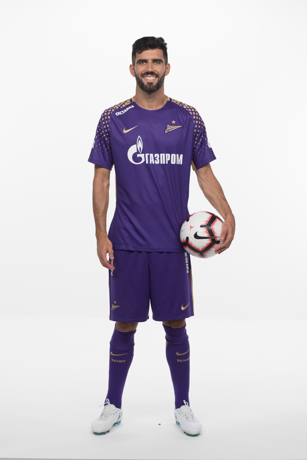 Фотосессия футболистов и тренеров основного состава ФК «Зенит» сезона 2018/19