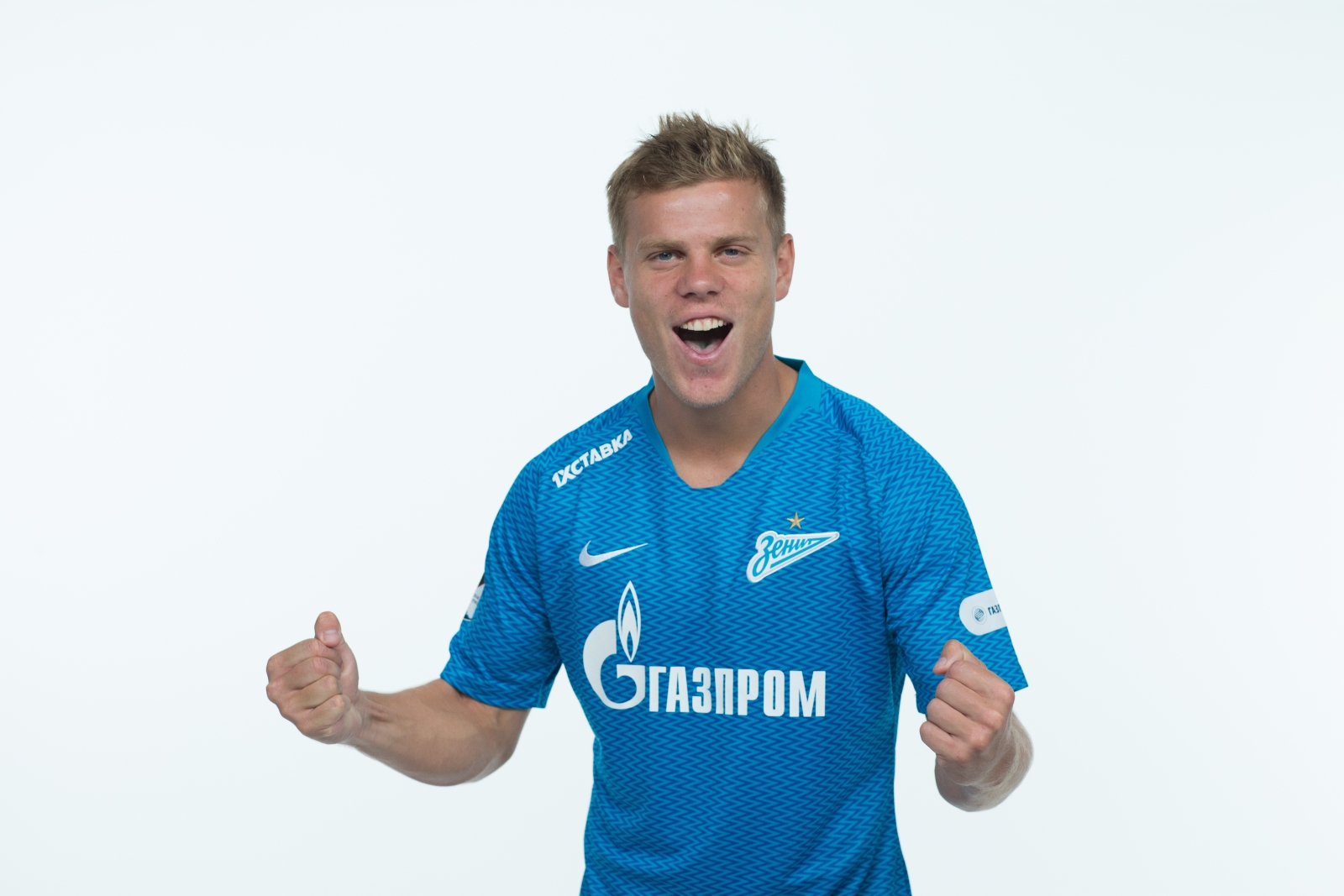 Фотосессия футболистов и тренеров основного состава ФК «Зенит» сезона 2018/19