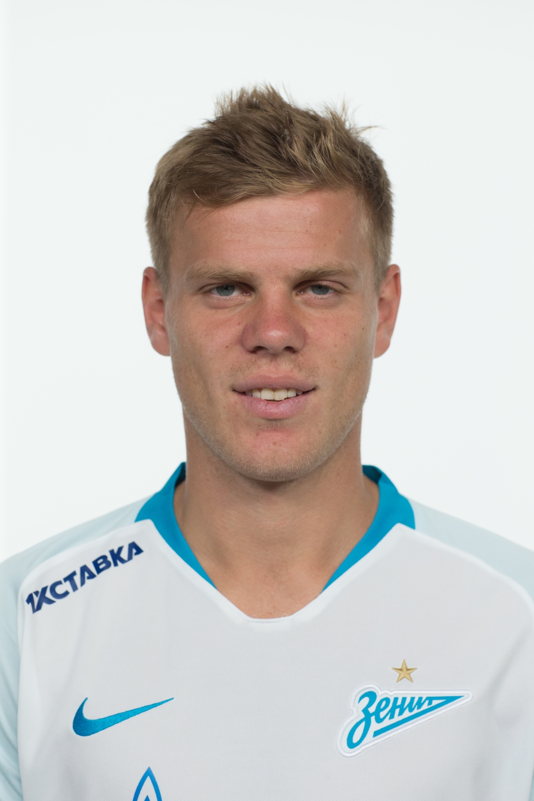 Фотосессия футболистов и тренеров основного состава ФК «Зенит» сезона 2018/19