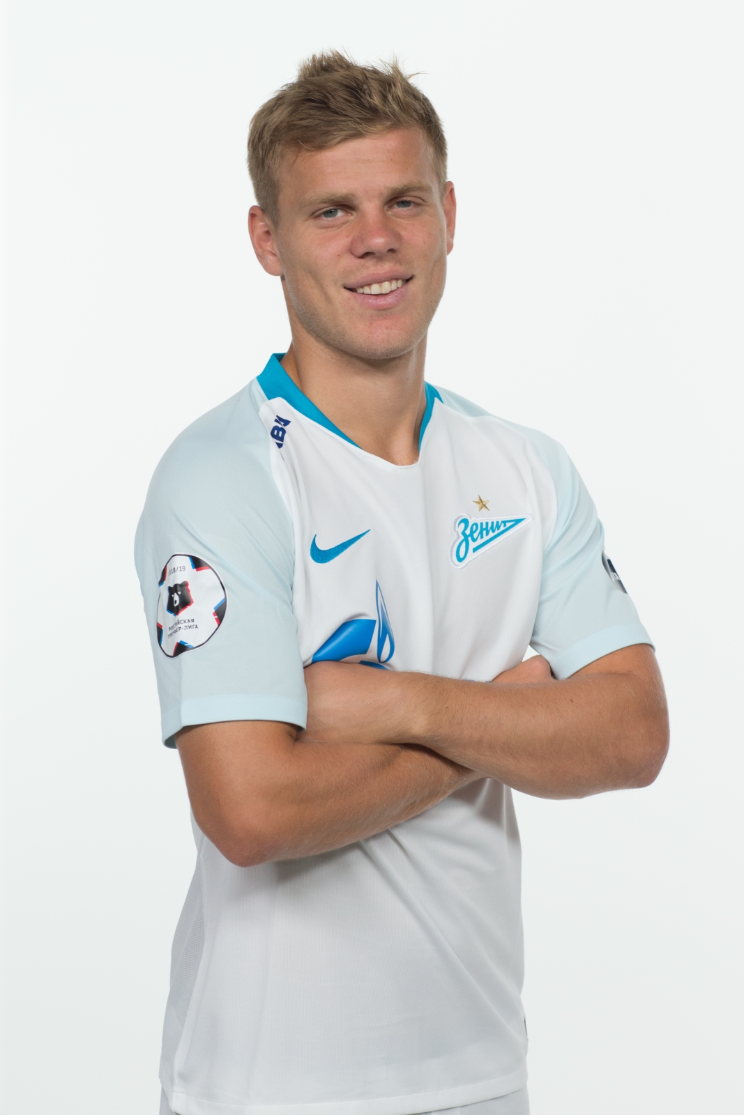 Фотосессия футболистов и тренеров основного состава ФК «Зенит» сезона 2018/19