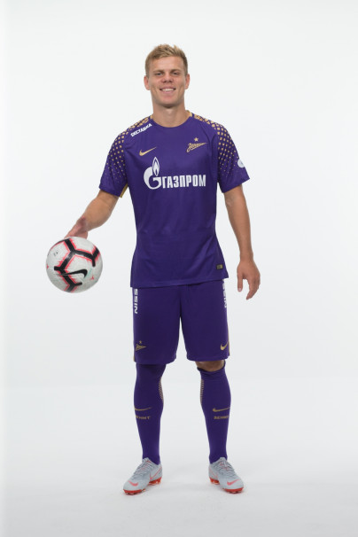 Фотосессия футболистов и тренеров основного состава ФК «Зенит» сезона 2018/19