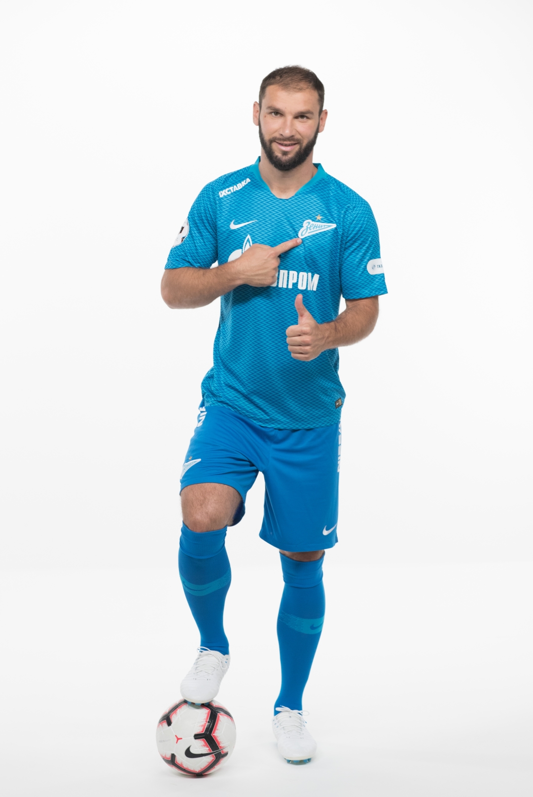 Фотосессия футболистов и тренеров основного состава ФК «Зенит» сезона 2018/19