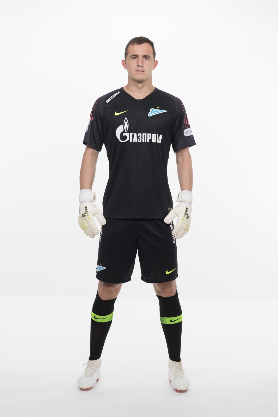 Фотосессия футболистов и тренеров основного состава ФК «Зенит» сезона 2018/19