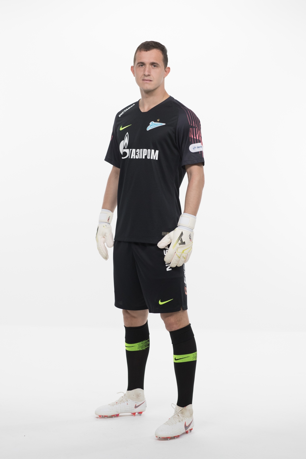 Фотосессия футболистов и тренеров основного состава ФК «Зенит» сезона 2018/19