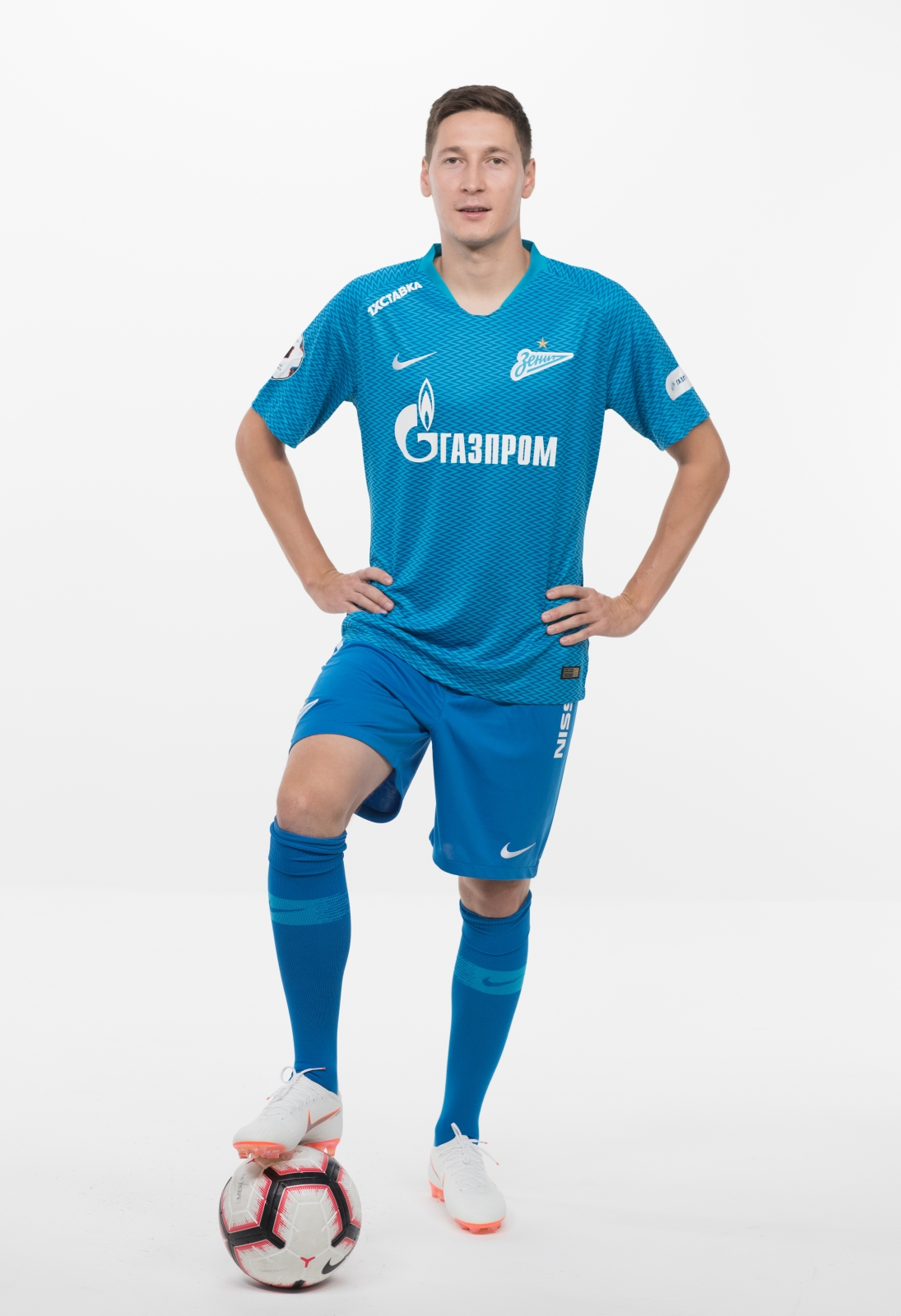 Фотосессия футболистов и тренеров основного состава ФК «Зенит» сезона 2018/19