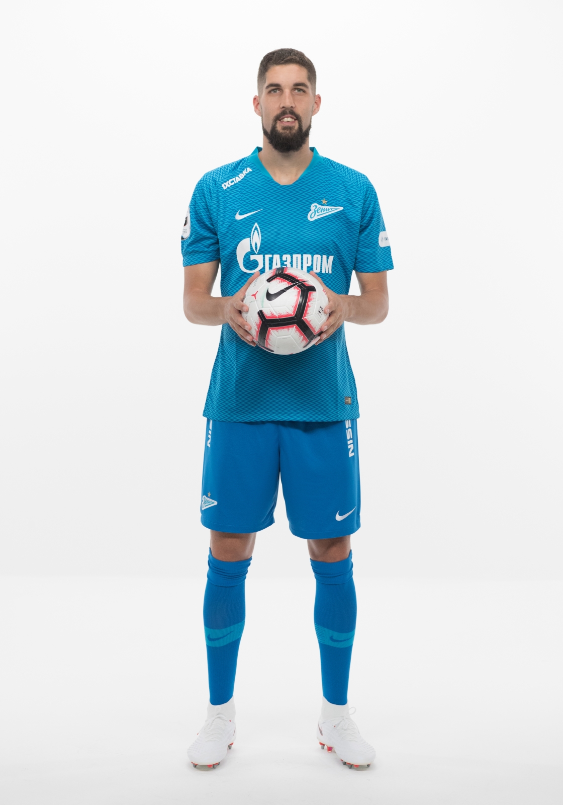 Фотосессия футболистов и тренеров основного состава ФК «Зенит» сезона 2018/19