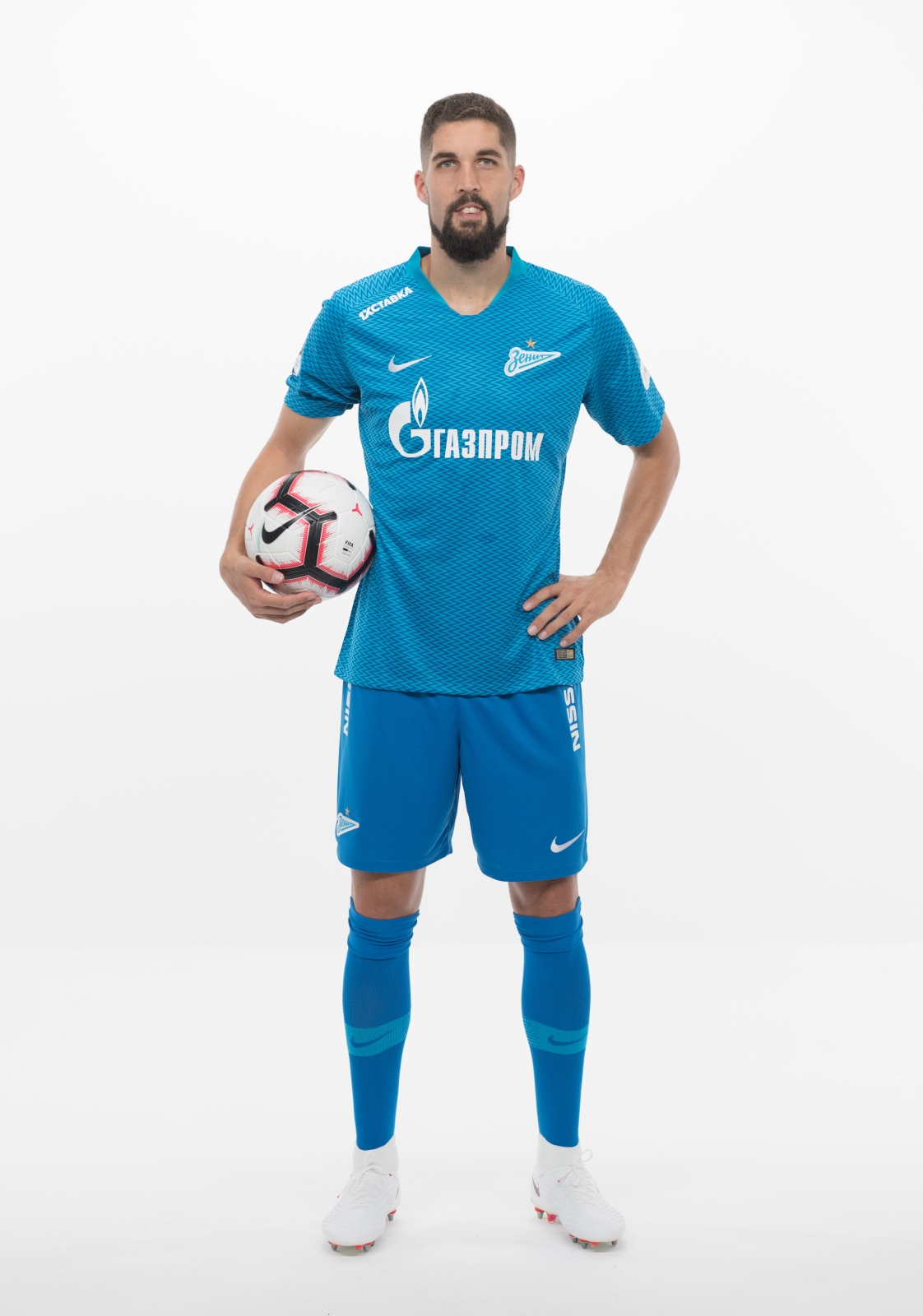 Фотосессия футболистов и тренеров основного состава ФК «Зенит» сезона 2018/19