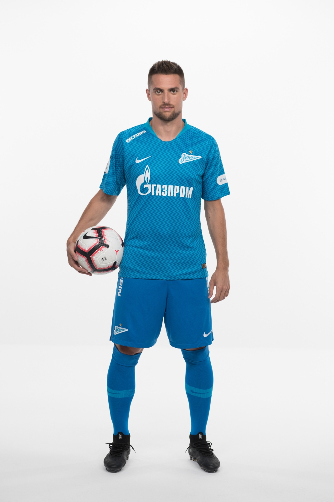 Фотосессия футболистов и тренеров основного состава ФК «Зенит» сезона 2018/19