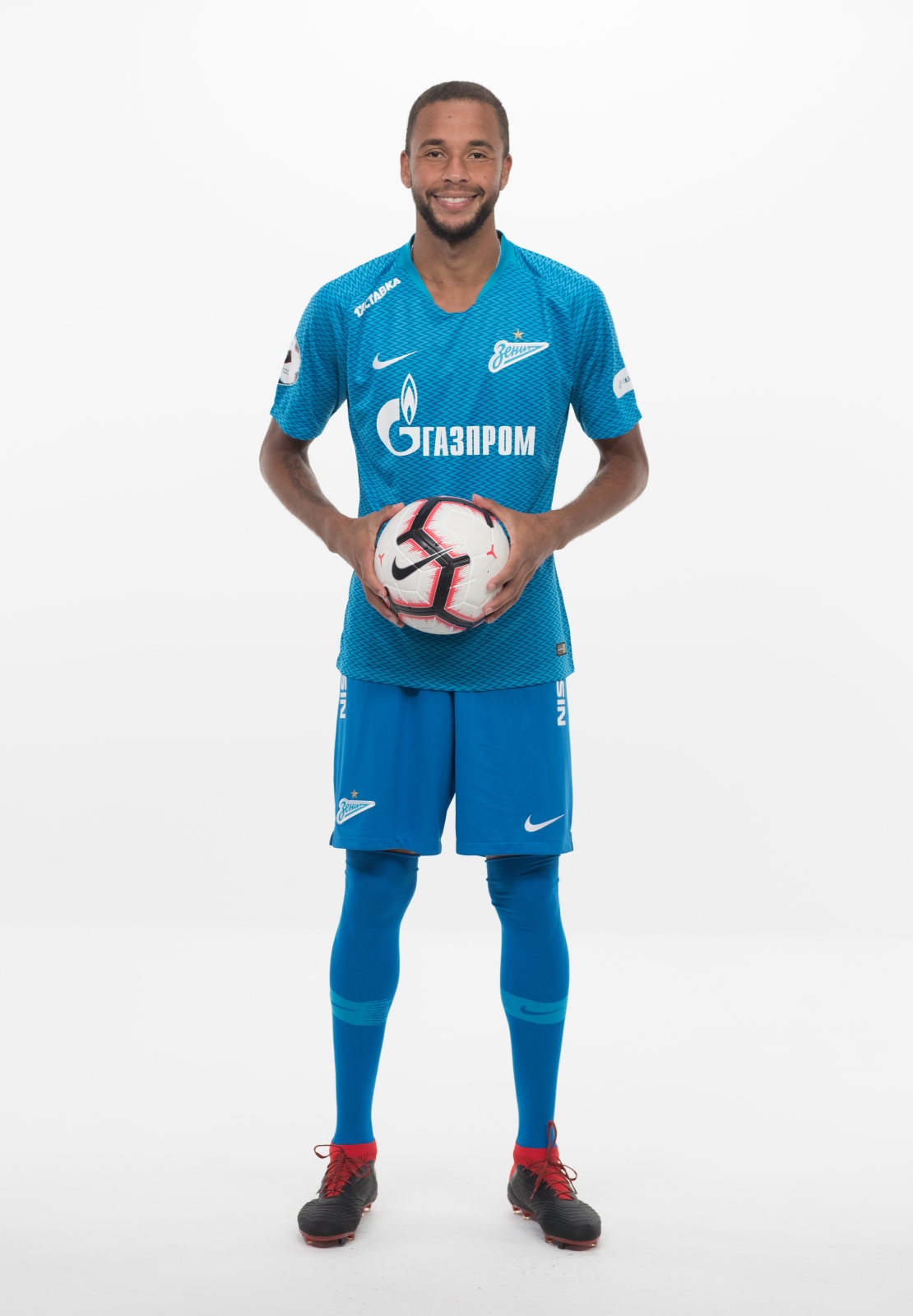 Фотосессия футболистов и тренеров основного состава ФК «Зенит» сезона 2018/19