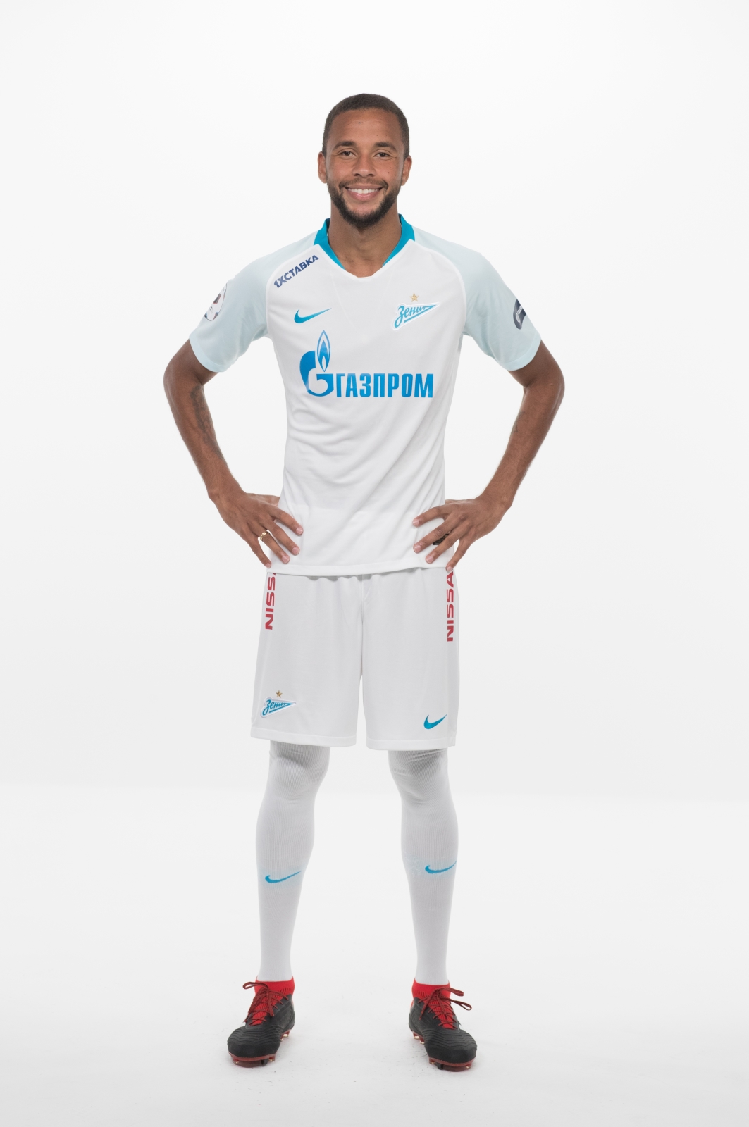 Фотосессия футболистов и тренеров основного состава ФК «Зенит» сезона 2018/19