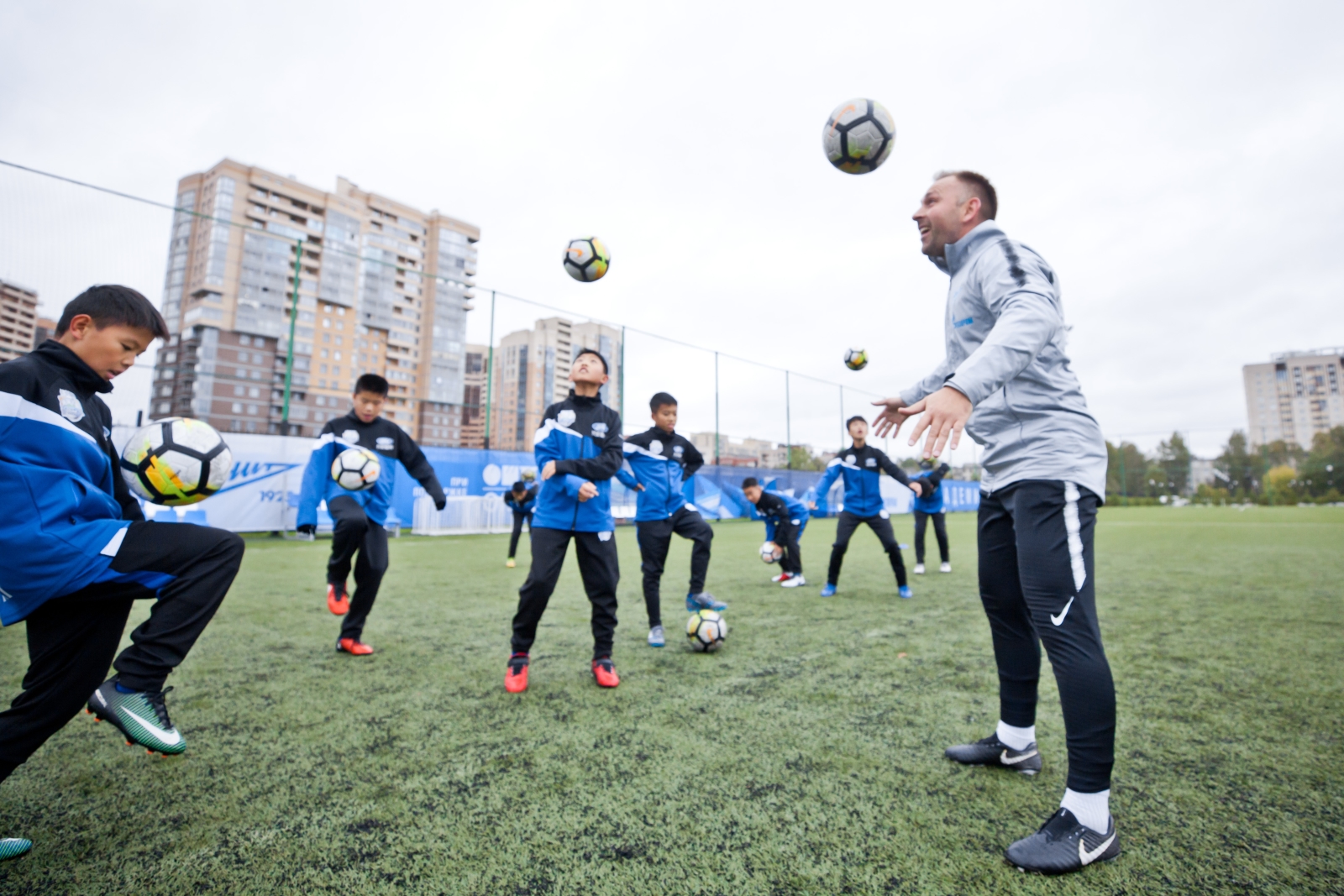 Церемония открытия тренировочного сбора китайской команды в Академии