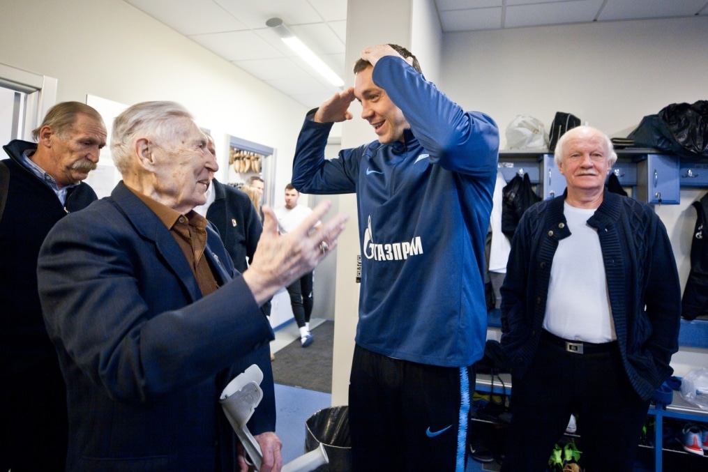 Ветераны клуба встретились с командой в «Газпром»-тренировочном центре