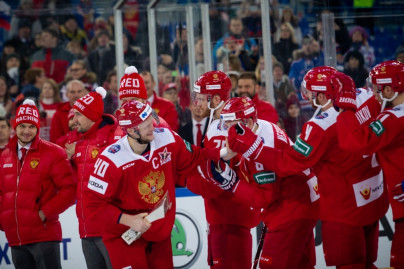 «Газпром Арена» приняла первый хоккейный матч в своей истории