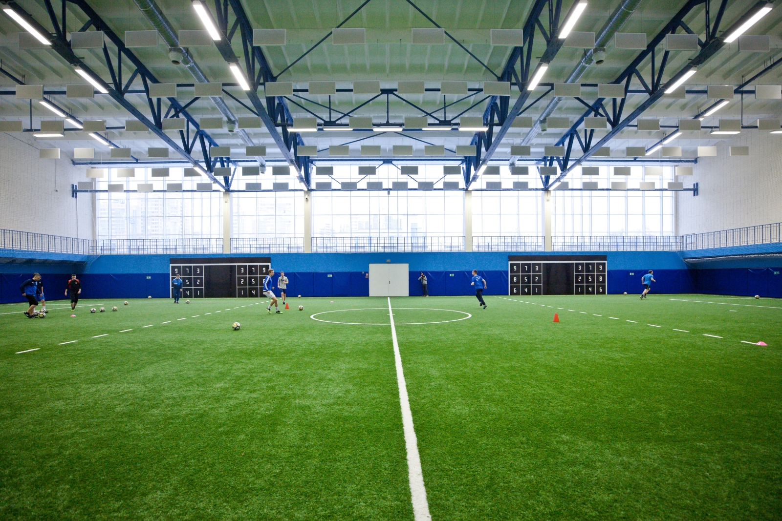 Показательная тренировка Андрея Аршавина и Владимира Быстрова в «Центре повышения квалификации тренеров»