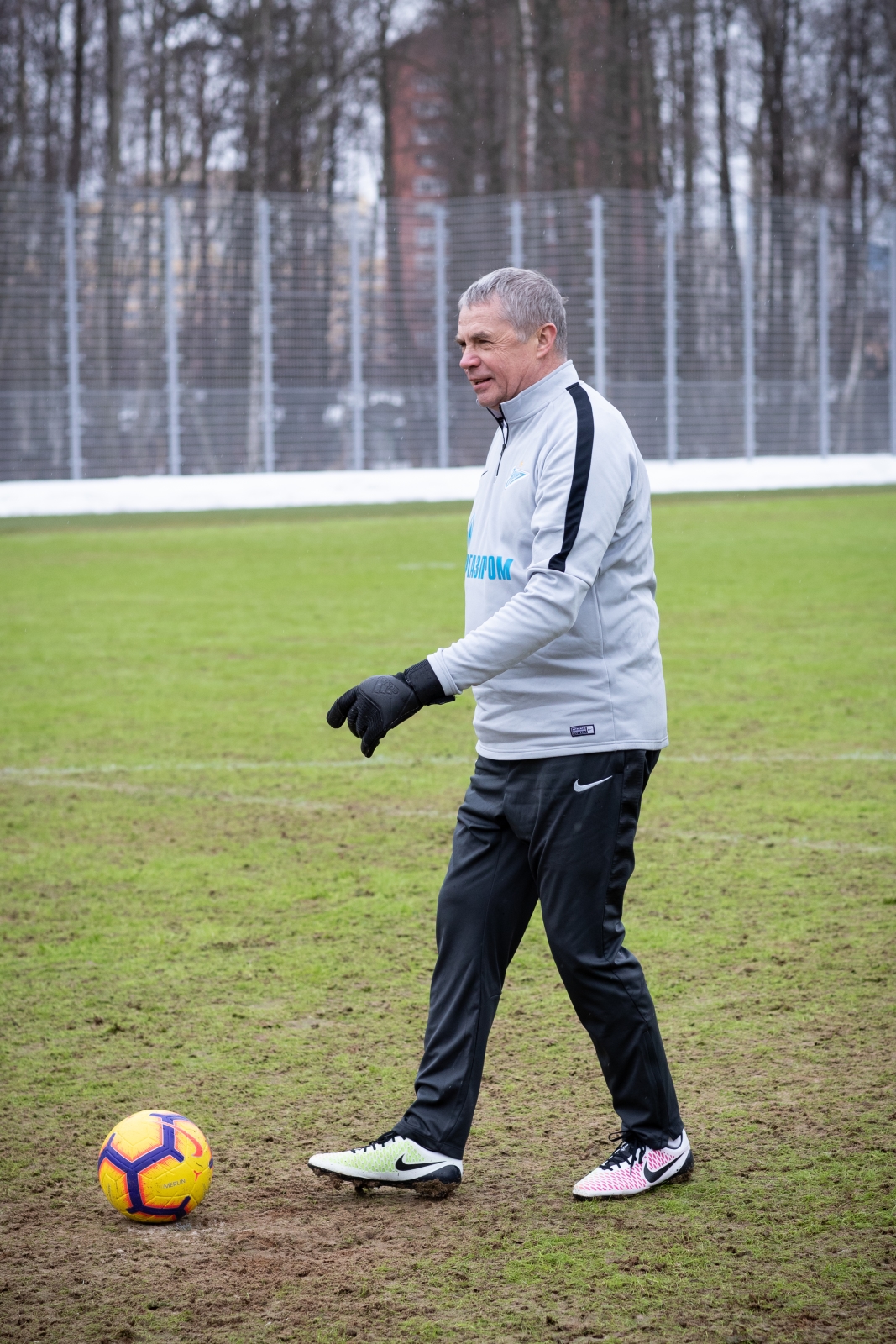 Медведев против Дзюбы: серия пенальти в «Газпром»-тренировочном центре