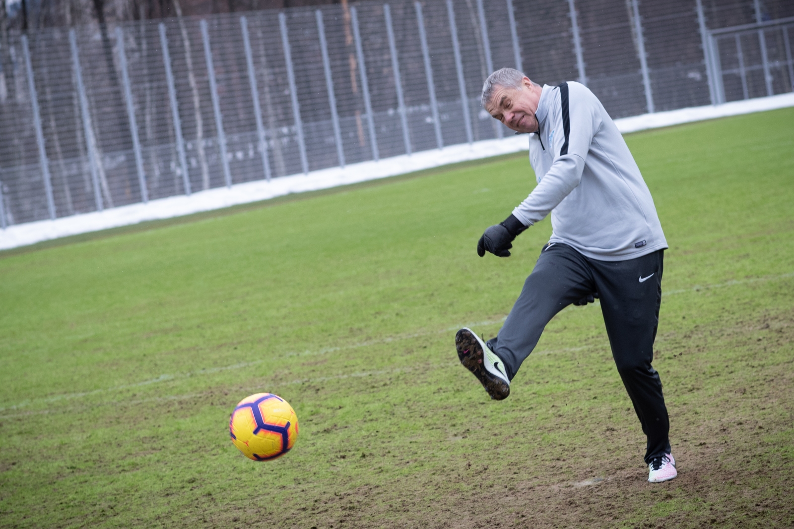 Медведев против Дзюбы: серия пенальти в «Газпром»-тренировочном центре