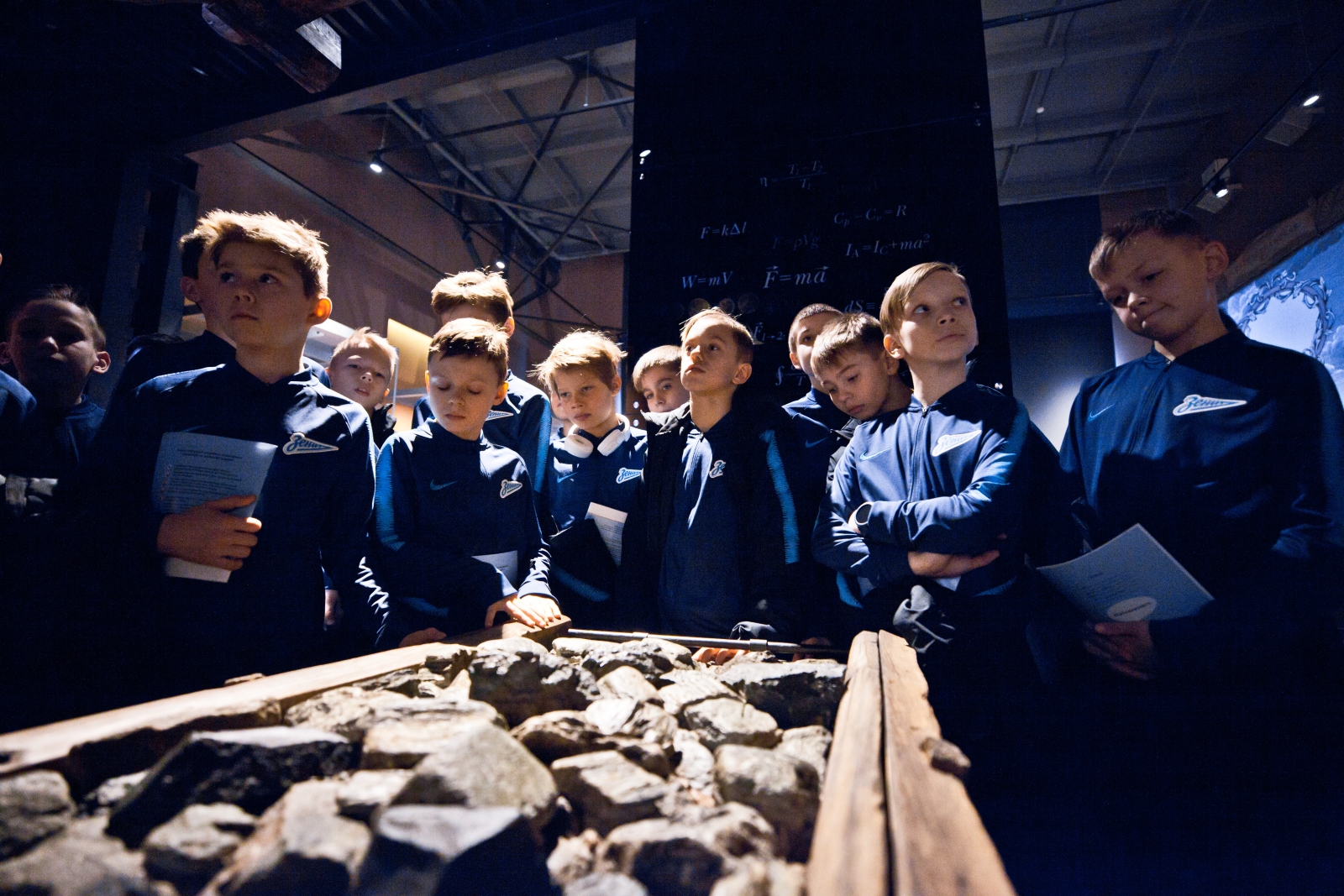 Команда Академии ФК «Зенит» в музее РЖД