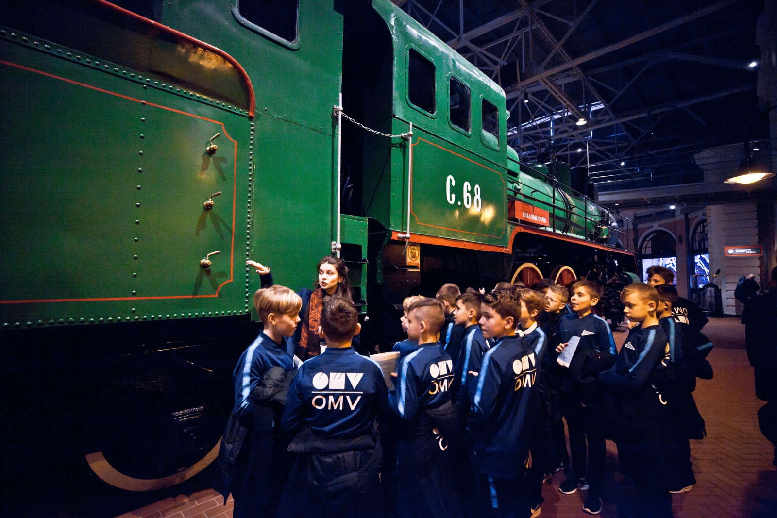 Команда Академии ФК «Зенит» в музее РЖД