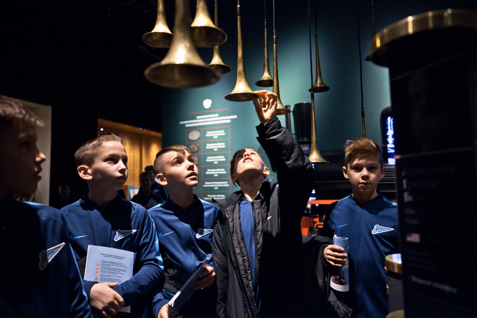 Команда Академии ФК «Зенит» в музее РЖД