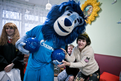 «Новогодний рейс» сине-бело-голубых для воспитанников Благотворительного фонда «Каждый»