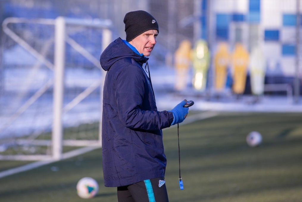 Тренировка женской футбольной команды «Зенит» в Удельном парке