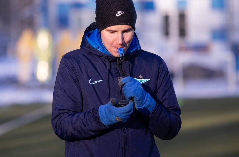 Тренировка женской футбольной команды «Зенит» в Удельном парке