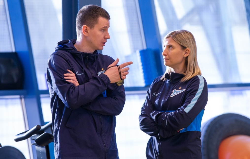 Тренировка женской футбольной команды «Зенит» в Удельном парке