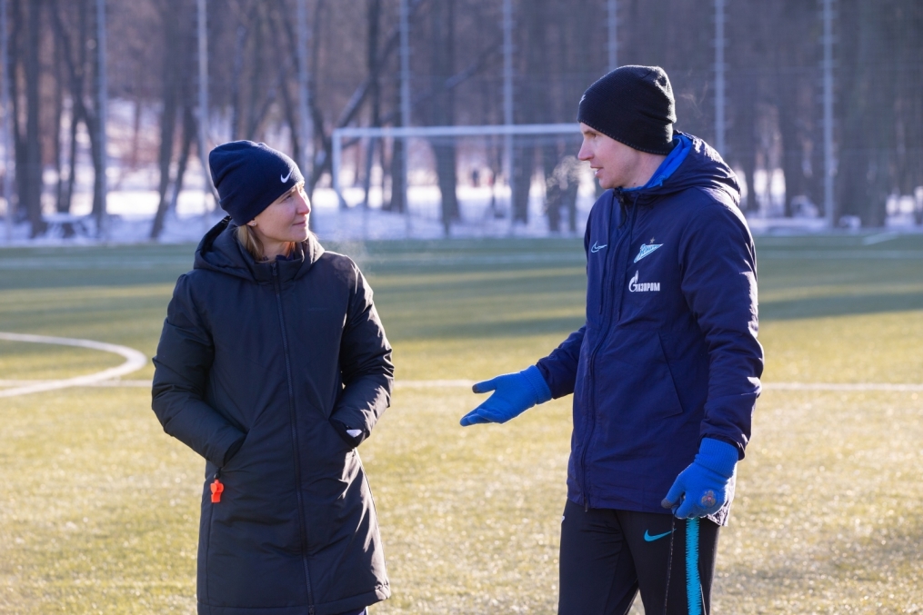 Тренировка женской футбольной команды «Зенит» в Удельном парке