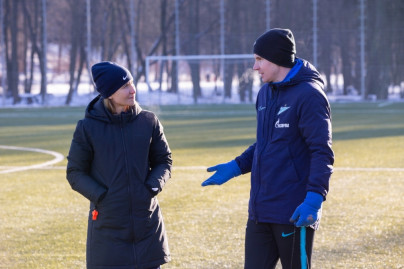 Тренировка женской футбольной команды «Зенит» в Удельном парке