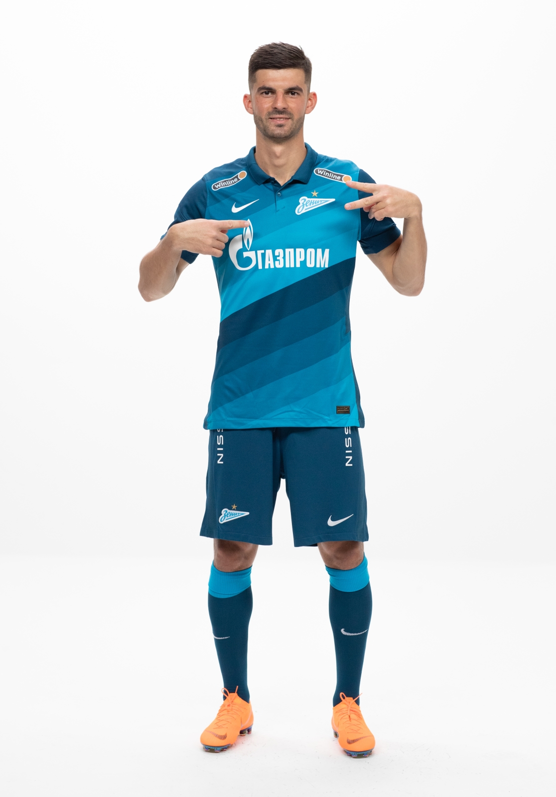 Фотосессия футболистов и тренеров основного состава ФК «Зенит» сезона 2020/21