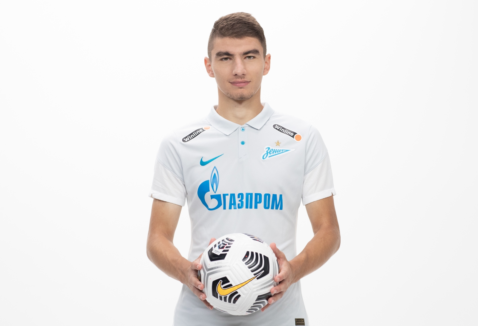 Фотосессия футболистов и тренеров основного состава ФК «Зенит» сезона 2020/21