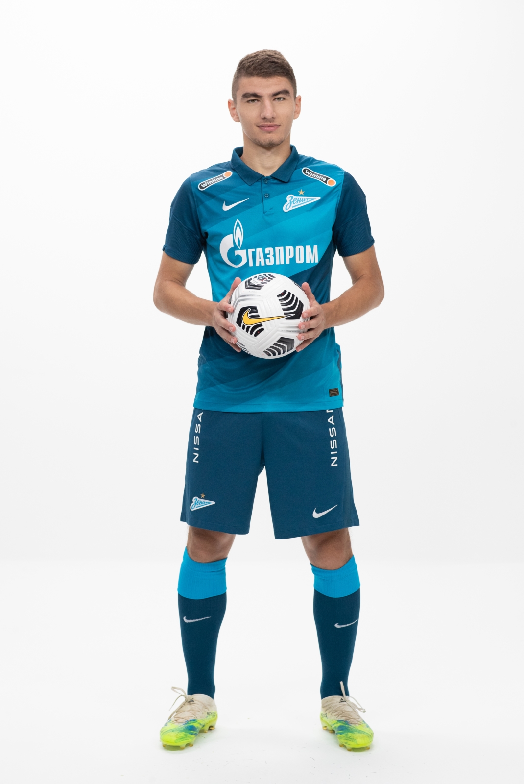 Фотосессия футболистов и тренеров основного состава ФК «Зенит» сезона 2020/21