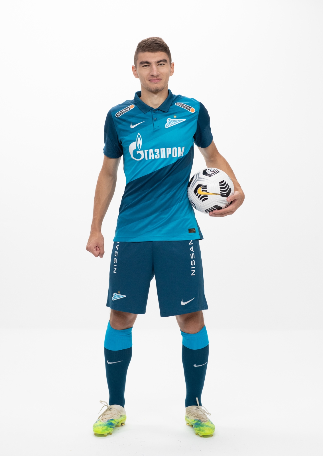 Фотосессия футболистов и тренеров основного состава ФК «Зенит» сезона 2020/21