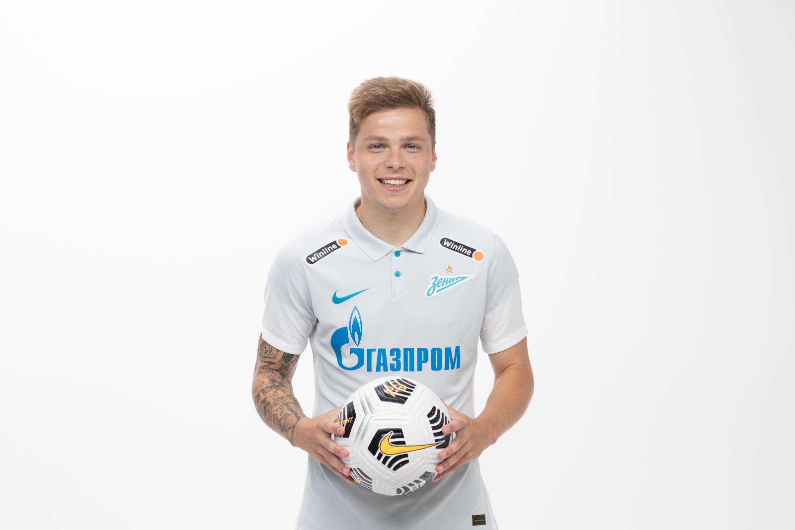 Фотосессия футболистов и тренеров основного состава ФК «Зенит» сезона 2020/21