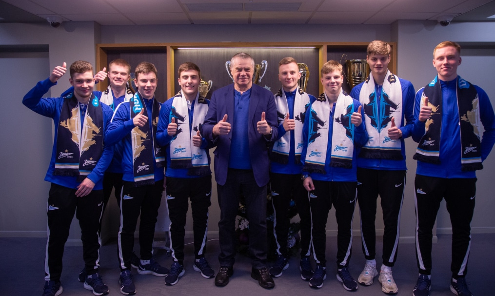 Подписание профессиональных контрактов футболистов юношеского «Зенита»