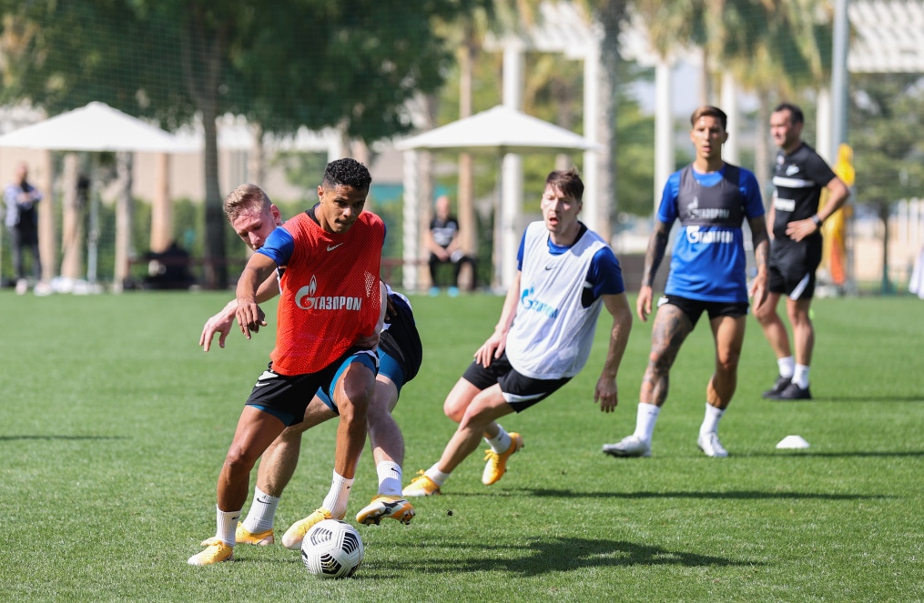 «Газпром»-тренировочные сборы «Зенита» в Дубае: 18 января, утренняя тренировка