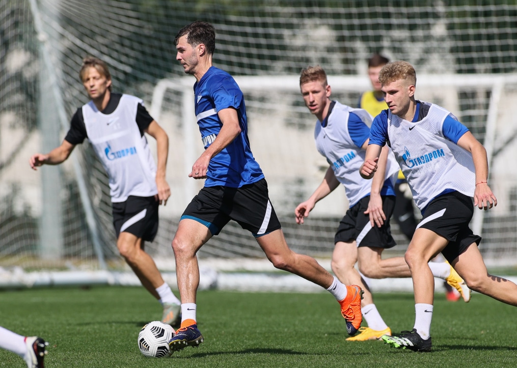 «Газпром»-тренировочные сборы «Зенита» в Дубае: 18 января, утренняя тренировка