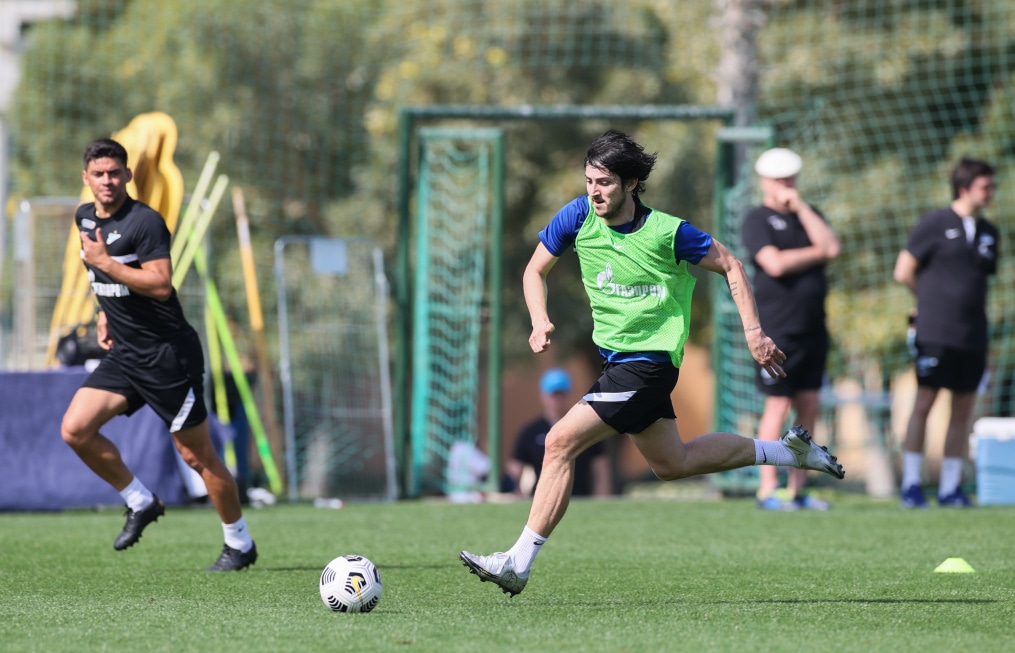 «Газпром»-тренировочные сборы «Зенита» в Дубае: 18 января, утренняя тренировка