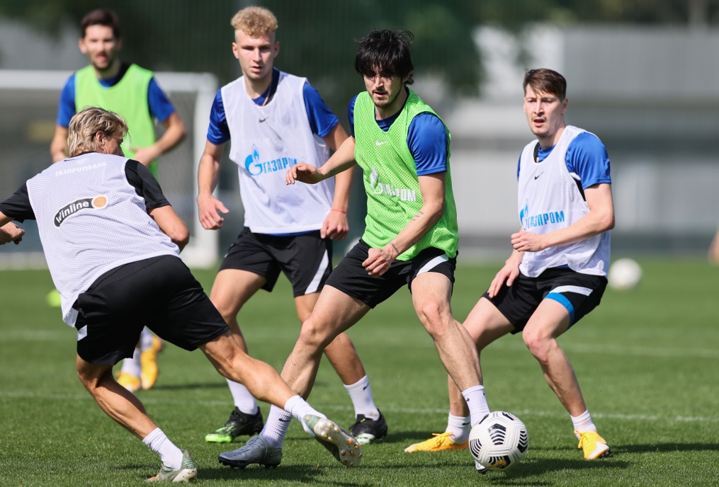 «Газпром»-тренировочные сборы «Зенита» в Дубае: 18 января, утренняя тренировка