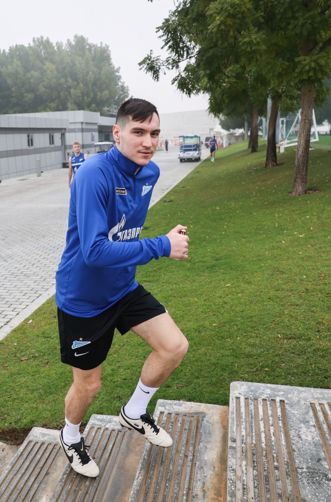 «Газпром»-тренировочные сборы «Зенита» в Дубае: 19 января, утренняя тренировка