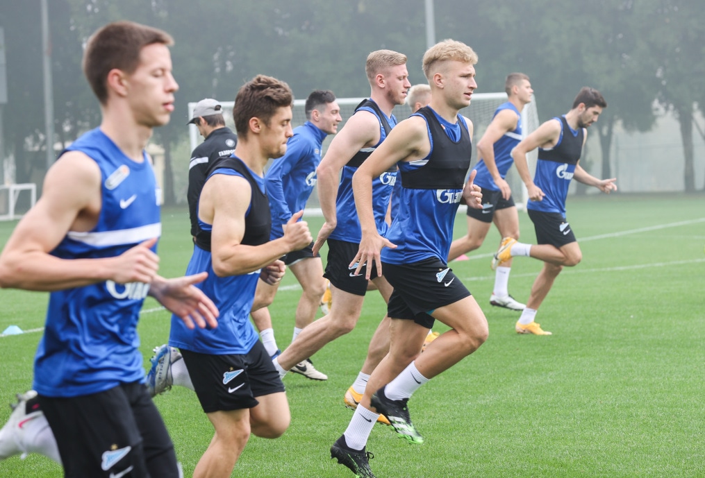 «Газпром»-тренировочные сборы «Зенита» в Дубае: 19 января, утренняя тренировка